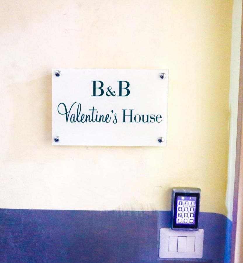 Bed & Breakfast Valentine's House *
